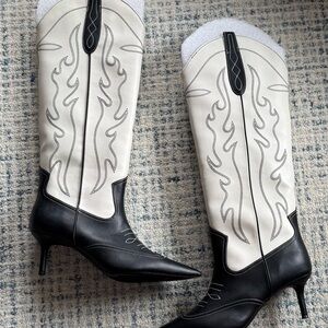 Black and White Women's Cowboy Boots